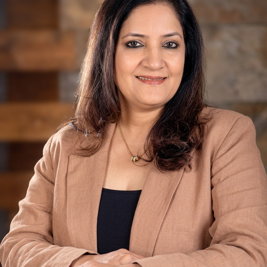 Portrait of Shilpa Jain, Business Marketing, Southeast Asia at Canadian Energies