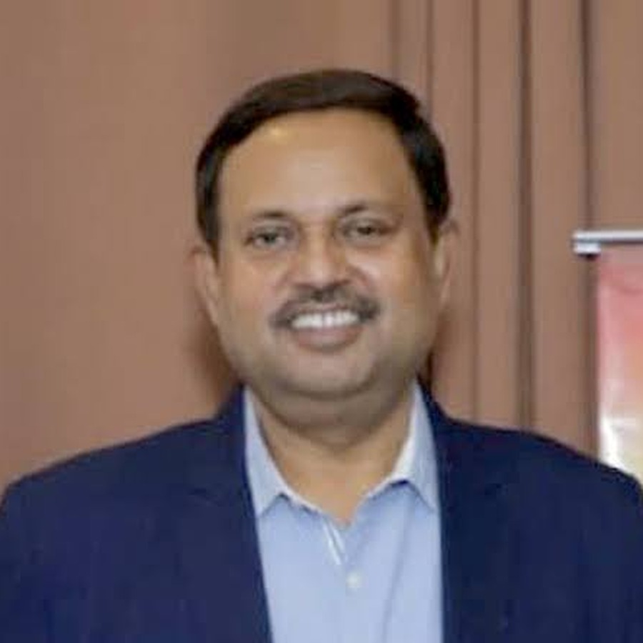 Portrait of Ajay Kumar Rastogi, Executive Director, Sustainability & Government Affairs at Canadian Energies